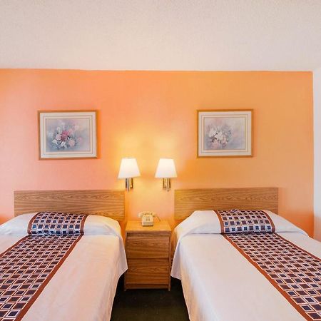 Hotel O Houston East Channelview I-10 ภายนอก รูปภาพ