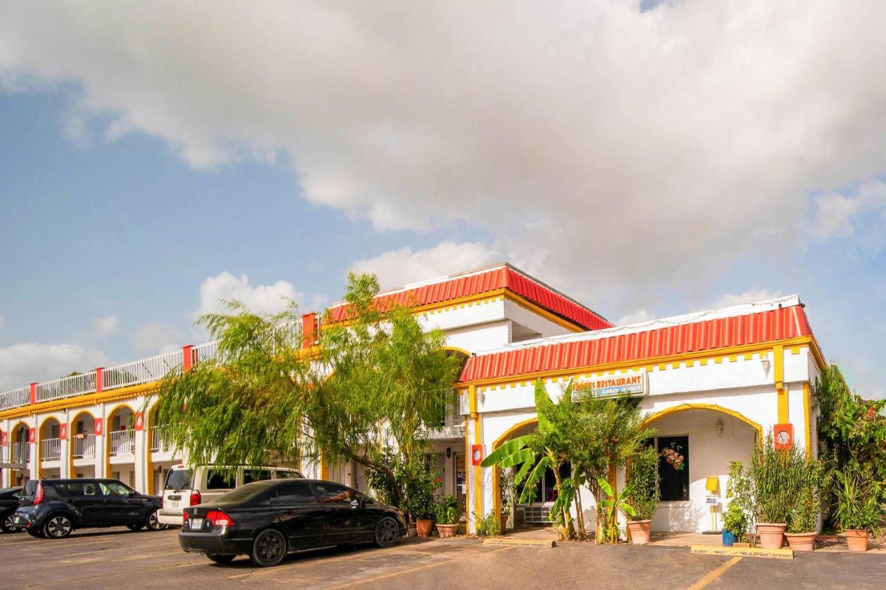 Hotel O Houston East Channelview I-10 ภายนอก รูปภาพ