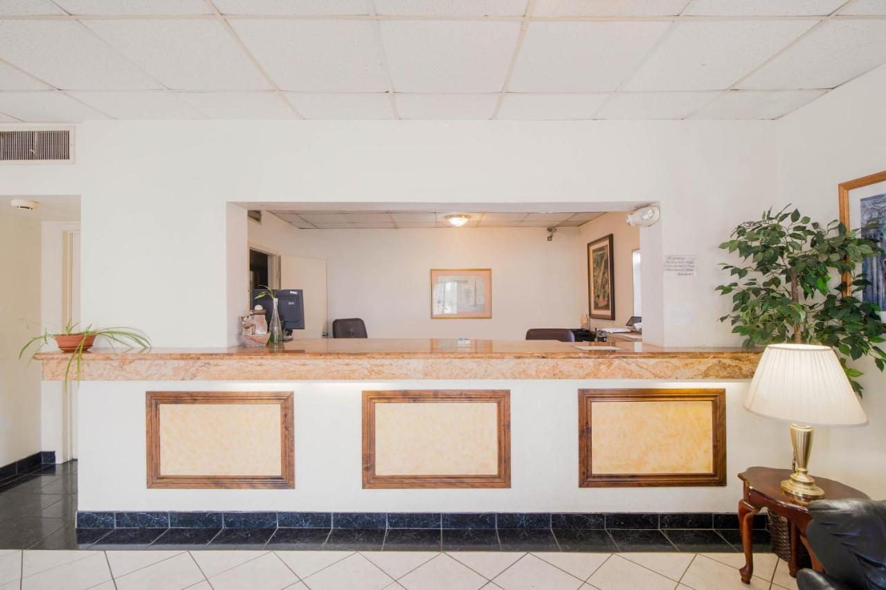 Hotel O Houston East Channelview I-10 ภายนอก รูปภาพ