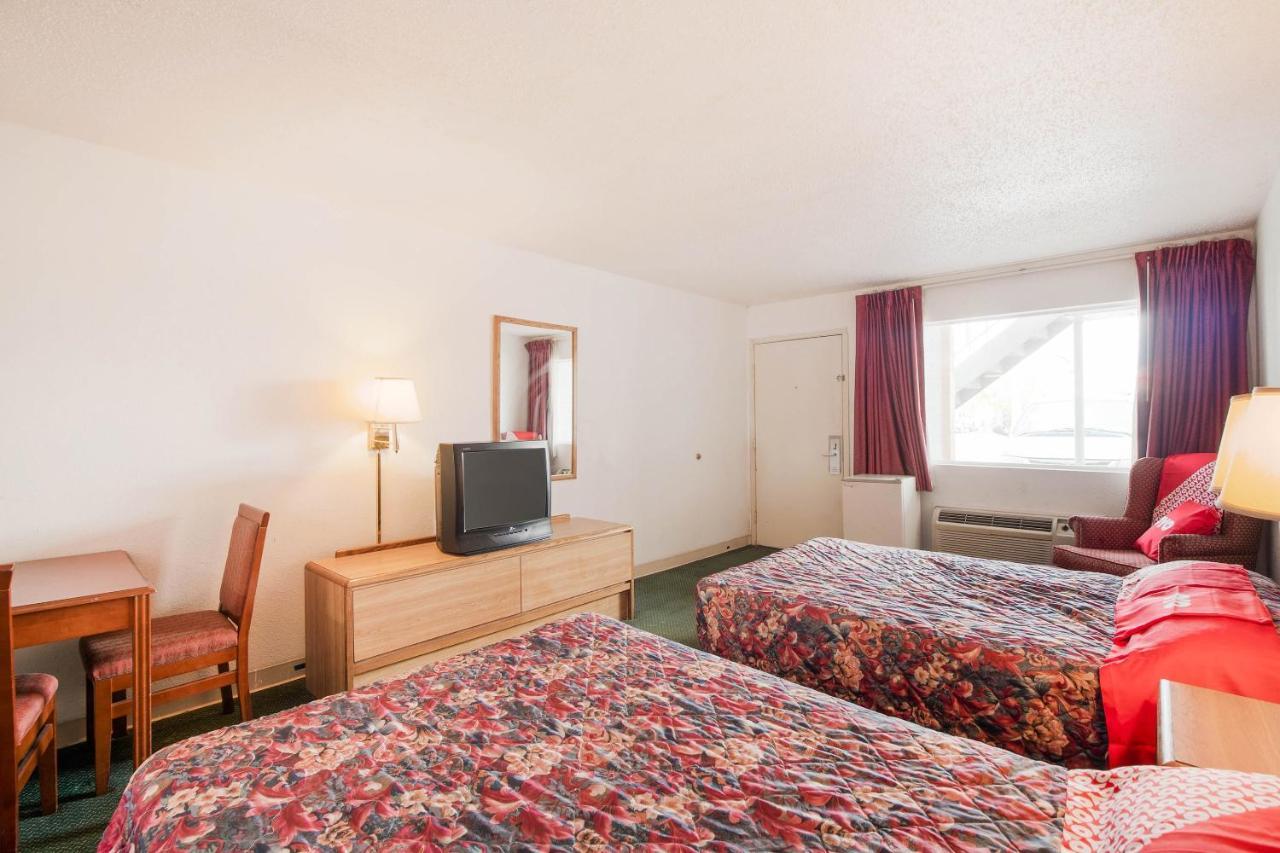 Hotel O Houston East Channelview I-10 ภายนอก รูปภาพ