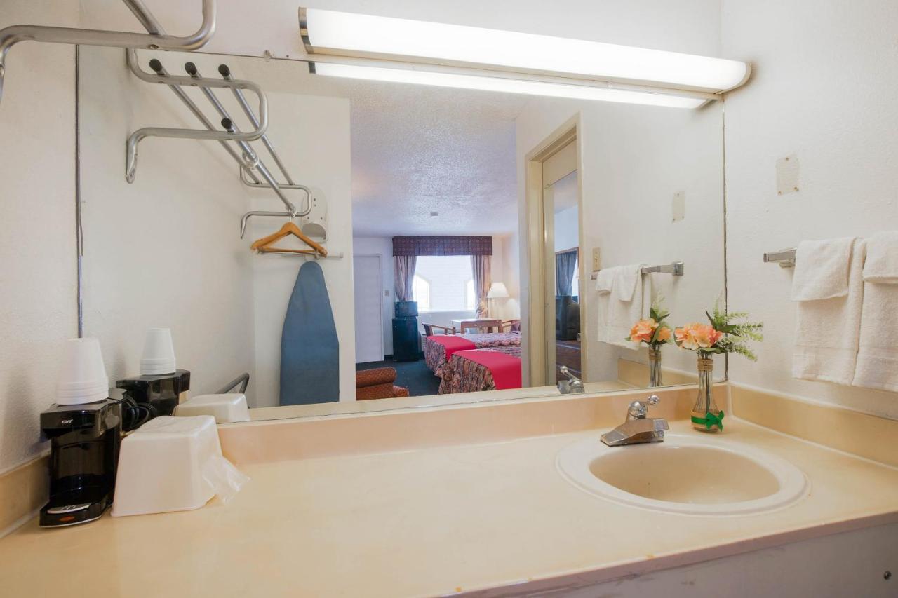 Hotel O Houston East Channelview I-10 ภายนอก รูปภาพ